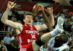 Omer Asik Turquia