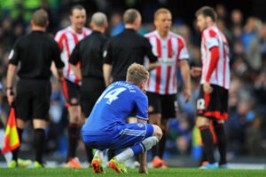 Sunderland x Chelsea Terminada a partida ante do Sunderland os atletas do Chelsea percepcionaram de imediato a fuga do título inglês.