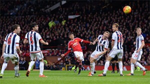 Lingard estreia-se a marcar após recuperar de uma grave lesão. Lingard estreia-se a marcar após recuperar de uma grave lesão.
