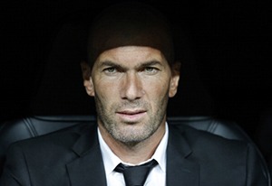 Pouca sorte para Zizou, que vê as hipóteses de contratar De Gea e Paul Pogba ficarem escassas. Pouca sorte para Zizou, que vê as hipóteses de contratar De Gea e Paul Pogba ficarem escassas.