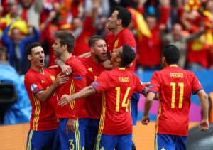 A bicampeã europeia teve que esperar até aos oitenta e sete minutos pelo golo da vitória. A bicampeã europeia teve que esperar até aos oitenta e sete minutos pelo golo da vitória.