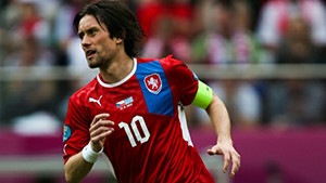 O veterano de 35 anos, Thomas Rosicky, ainda é um dos jogadores mais influentes na equipa. O veterano de 35 anos, Thomas Rosicky, ainda é um dos jogadores mais influentes na equipa.