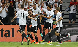 Mustafi inaugura o marcador ao minuto 19. Mustafi inaugura o marcador ao minuto 19.
