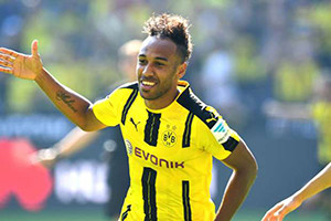 Aubameyang coloca-se no encalço de Lewandowski, somando 2 golos, 1 a menos que o polaco. Aubameyang coloca-se no encalço de Lewandowski, somando 2 golos, 1 a menos que o polaco.