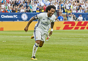O talentoso lateral esquerdo foi capitão contra o Chelsea, onde marcou 2 golos e assistiu Mariano no restante.