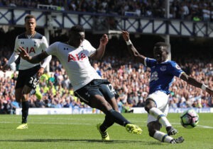 Idrissa Gueye é peça essencial para o equilíbrio defensivo do Everton.