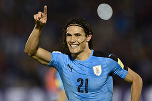 Cavani bisa na partida, e lidera a lista de melhores marcadores com 7 golos.