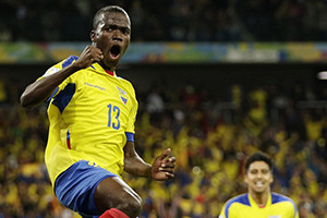 Enner Valencia bisa para o empate equatoriano.