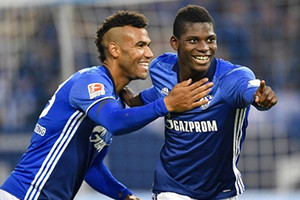 Embolo bisa na primeira vitória do Schalke desta temporada.