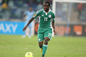 Moses, do Chelsea, bisa na vitória da Nigéria.