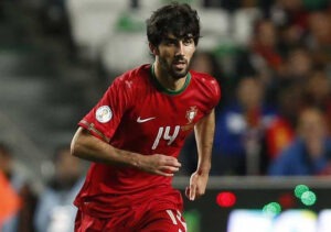 Com a lesão de Pepe Luís Neto volta a ser chamado mas o eixo da defesa continua a ser o setor mais envelhecido da seleção portuguesa.