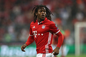 De enorme potencial, o médio de 19 anos atravessa a difícil adaptação à intensidade da Bundesliga.