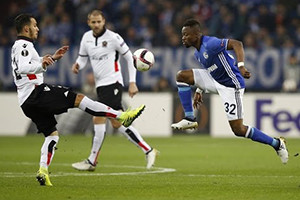 Schalke continua imbatível.