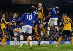Koscielny fez o que pode mas os Gunners acabaram por comprometer pelo ar.