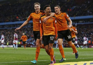 Hélder Costa abriu caminho ao apuramento dos Wolves no Britannia.