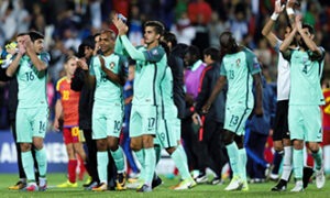 Vitória importante e grande atitude dos jogadores mantiveram viva a hipótese de seguir em frente na prova. Vitória importante e grande atitude dos jogadores mantiveram viva a hipótese de seguir em frente na prova.