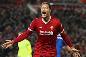 Virgil vsn Dijk passou a ser o defesa mais caro da história do futebol.